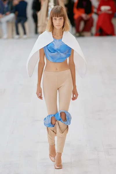 Look 7